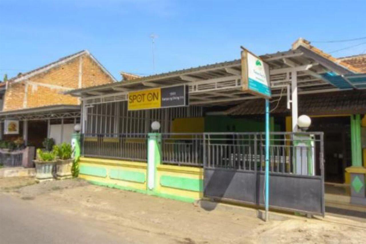 Spot On 1931 Kampung Osing Inn Banyuwangi  Exterior photo